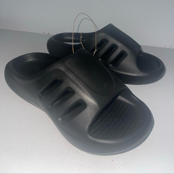 Adidas Adifom IIInfinity Slide Black Sandals Sleek Comfort Design NWT Unisex - Picture 9 of 11